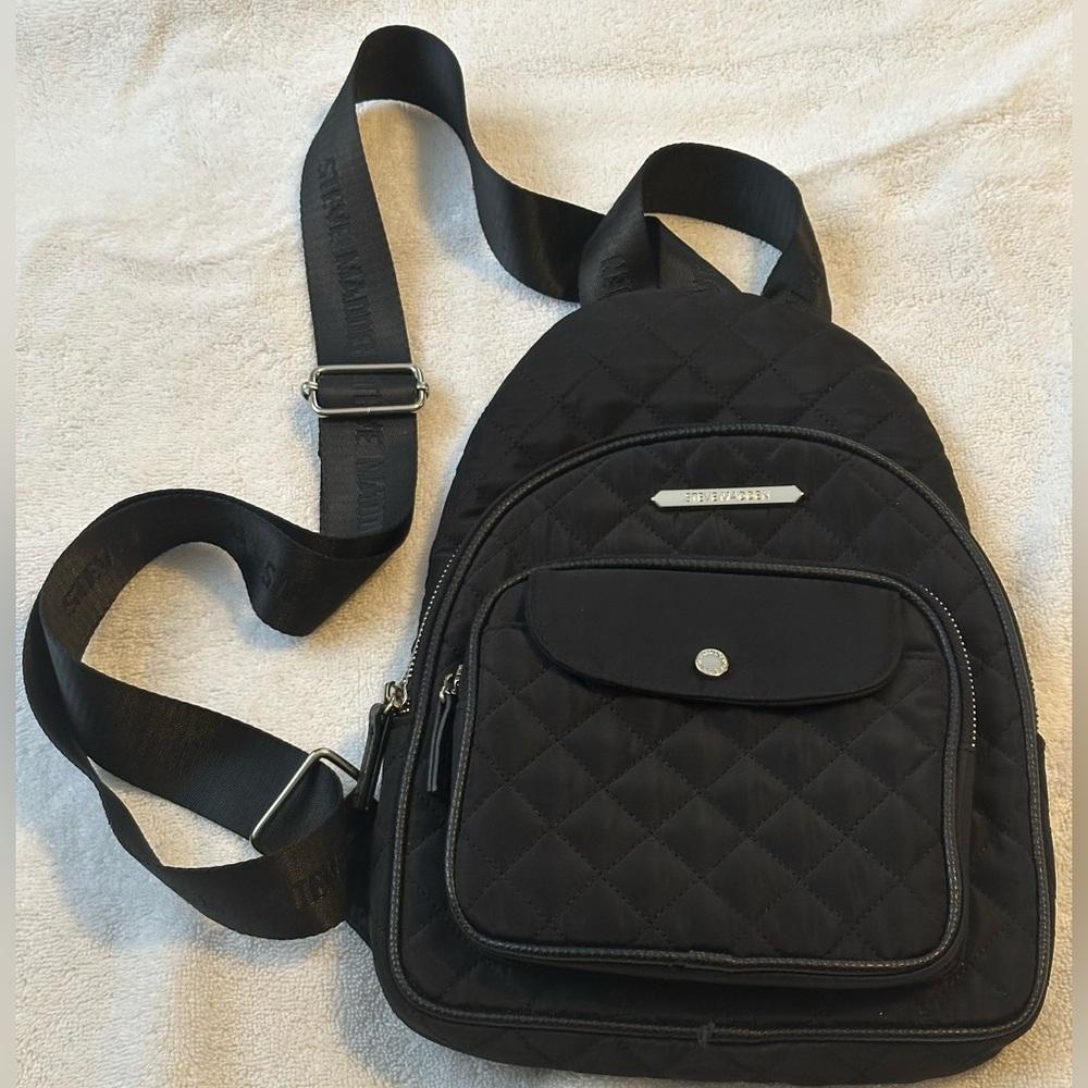 Steve Madden black sling back pack purse